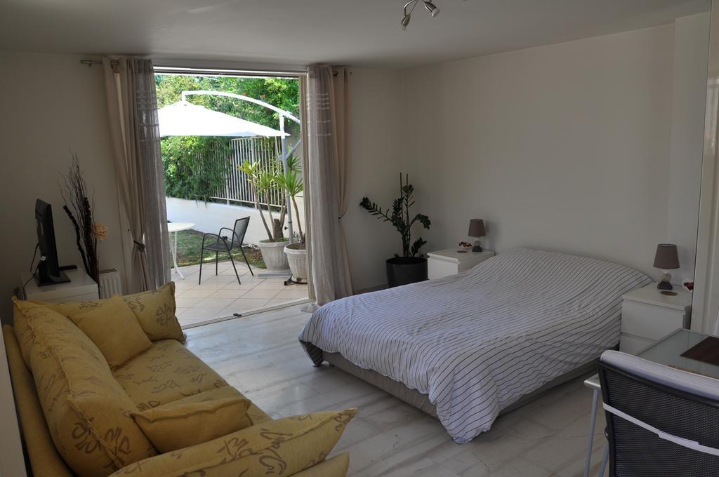 Cosy Studio With Garden / Individual Apartment Афіни Екстер'єр фото