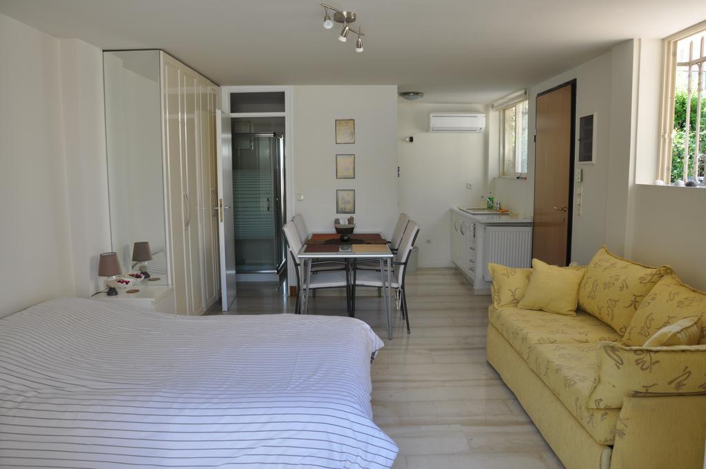 Cosy Studio With Garden / Individual Apartment Афіни Екстер'єр фото